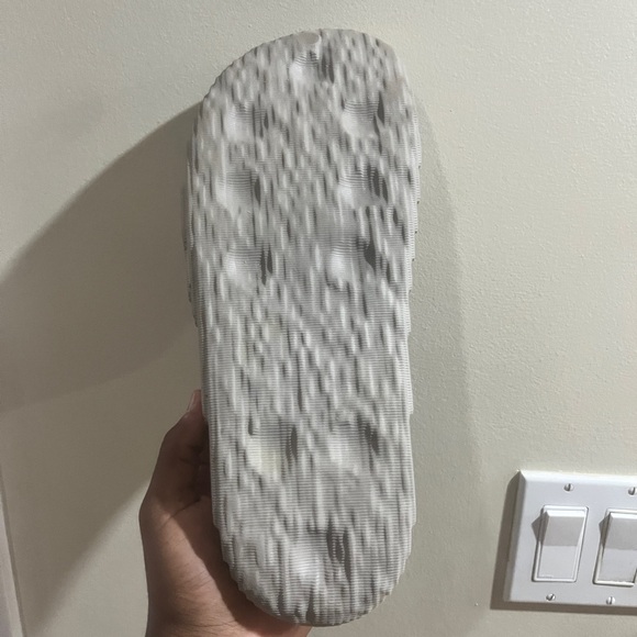 Adidas Yeezy Boost 350 V2 Zebra - Picture 1 of 4